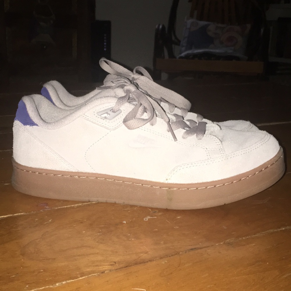 GREY SUEDE NIKE SNEAKERS